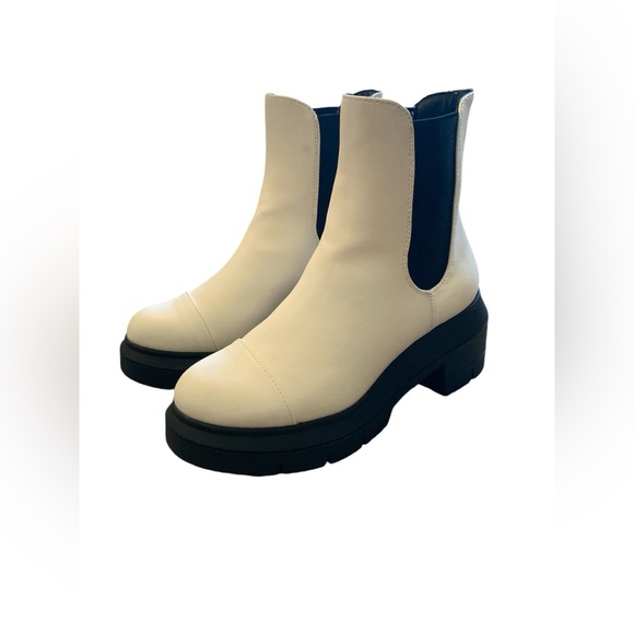 Wild Diva Lounge Lug Sole Boot Chelsea Platform Boot Nordstrom. Size 6. EUC - Picture 2 of 9